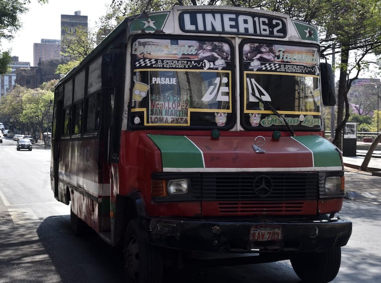 ABCDigital's tweet card. La empresa La Unión S.R.L. suspendió el servicio de la Línea 16-2, que conectaba Tacumbú hasta Loma Pytã y atravesaba toda la capital. La medida deja a cientos de pasajeros sin transporte. Según el...