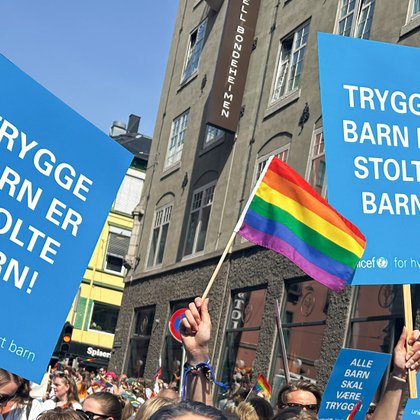 Tweet card summary image