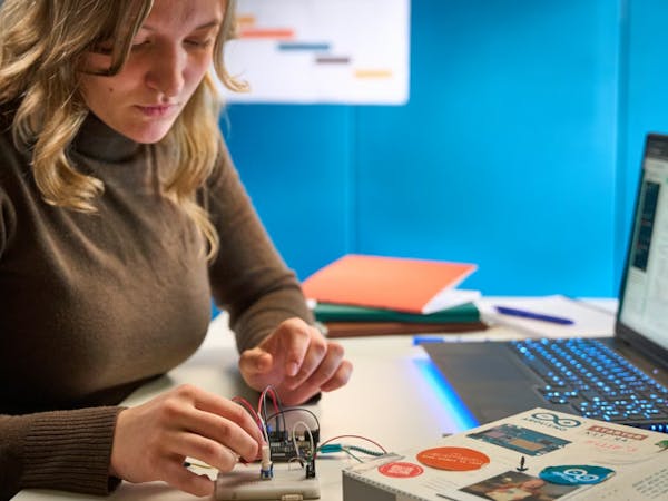 Arduino24x7's tweet card. Refreshed kit includes everything you need to complete 13 detailed projects, plus a voucher to become certified in Arduino Fundamentals.