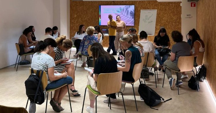 Tweet card summary image