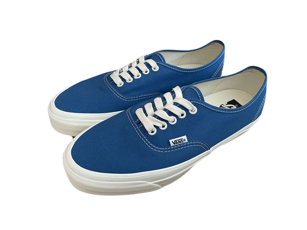 うわっこの鮮やかブルーのオーセンティックやばくね？新品27.5欲しく