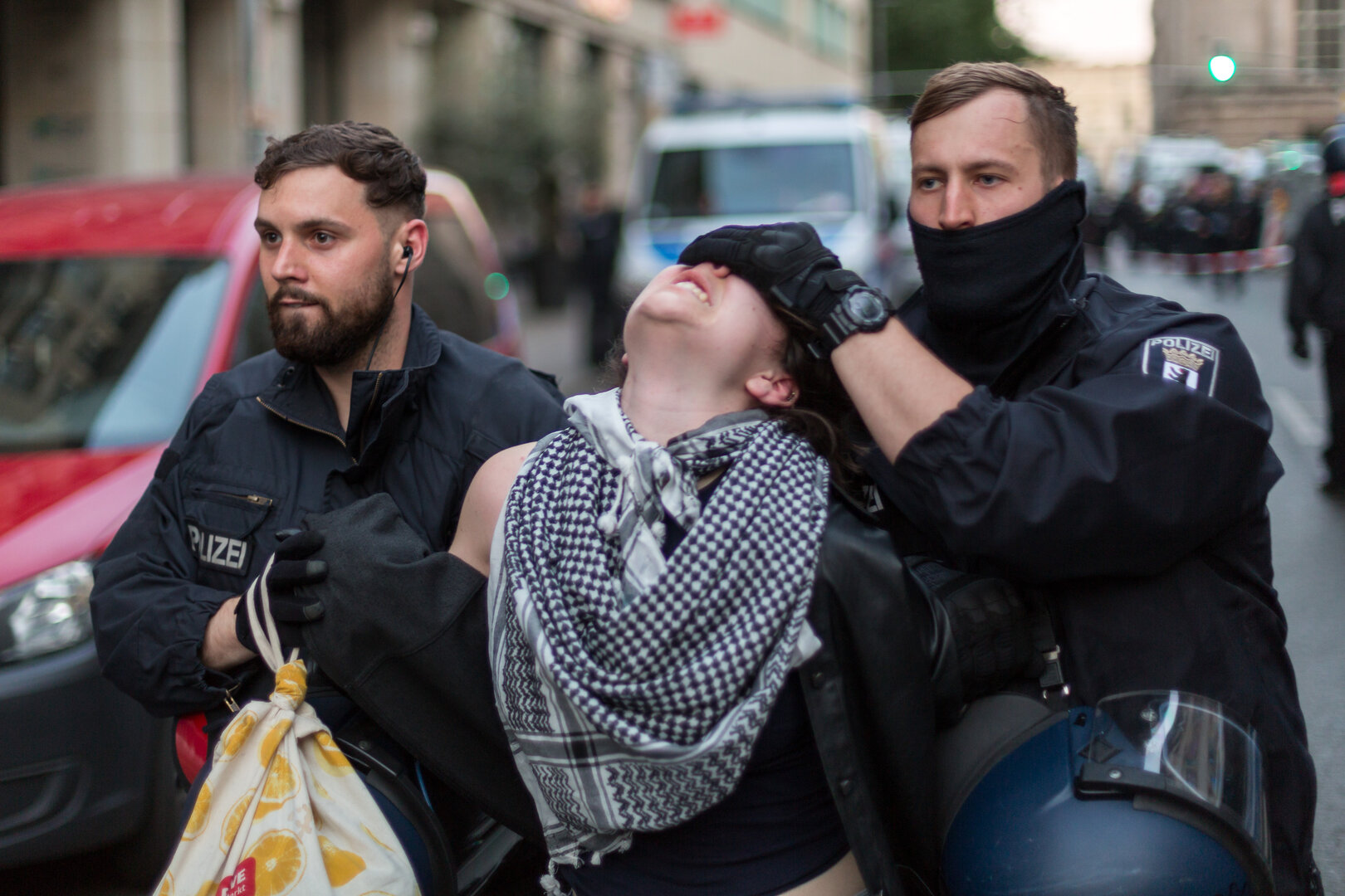 diario_red_'s tweet card. El medio digital ha denunciado sufrir ‘una represión cada vez más intensa’ que atribuyen a ‘una ofensiva coordinada, liderada por el gobierno alemán, respaldada por la Unión Europea y ejecutada por...