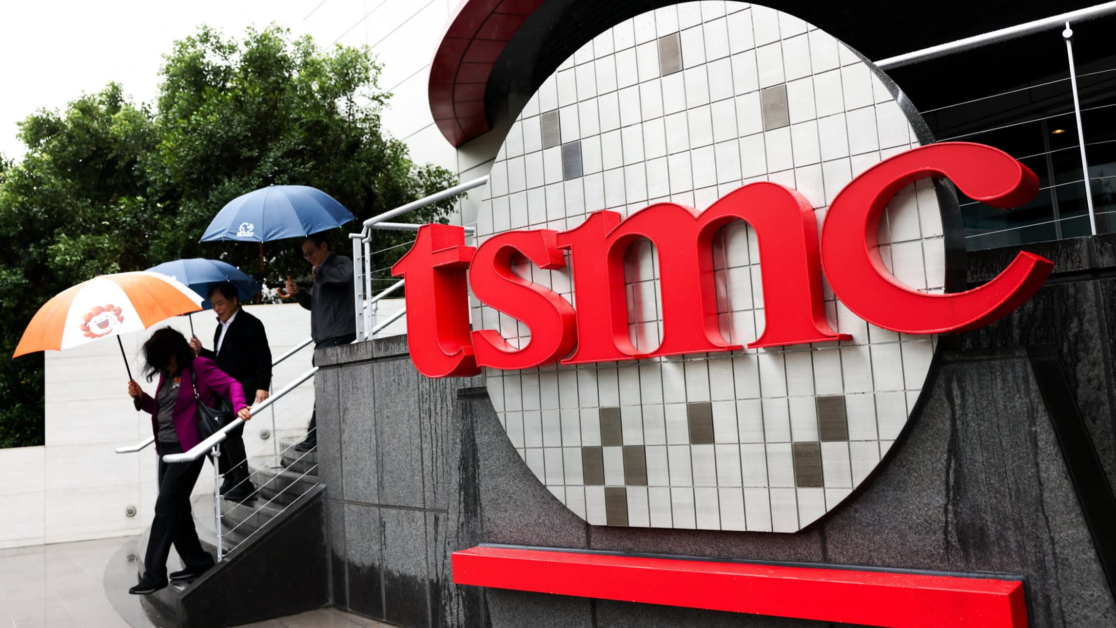 CSIS_Tech's tweet card. Close allies among those targeted in bid to protect semiconductor sector that is backbone of economy