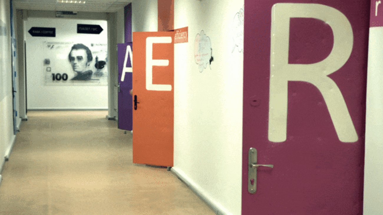 BlogMATLAB's tweet card. この記事は、MATLAB/Simulink Advent Calendar 2021（カレンダー2）の12日目の記事として書かれています。 qiita.com 本記事で紹介するネットワークで動画から姿勢推定をした時の結果の例 また、7日目や8日目（カレンダー1）でも記事を投稿していて、もしよろしければこちらもご覧いただ…