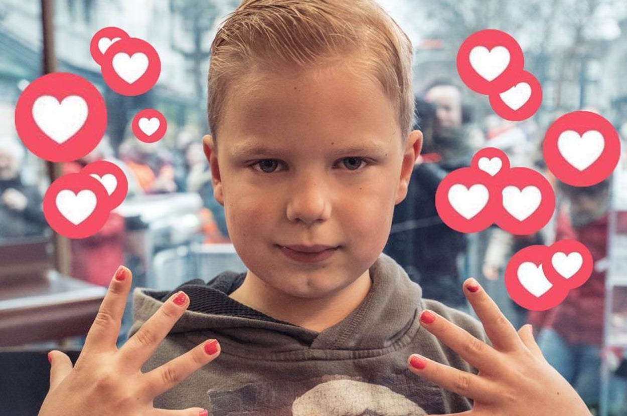 CatTimon's tweet card. "The Spirit of Christmas in The Netherlands has a name: Tijn ❤"