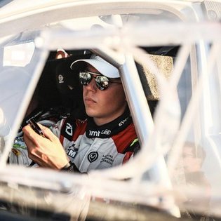 Tweet card summary image