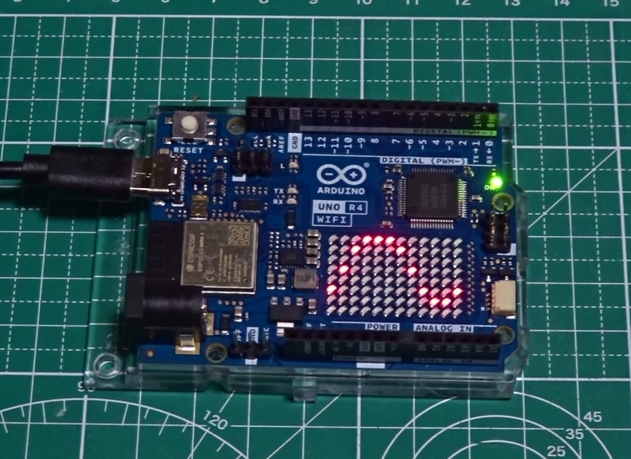 Tanuki_Bayashin's tweet card. ※なにか気になる点がありましたらコメント欄にご記入ください。また、工作や回路を製作する場合には、細かい作業などに対して、細心の注意を払われるようお願いいたします。【目次】 １．はじめに ２．新型Arduinoのセットアップ ３．ＬＥＤマトリクスの仕組み ３．１ サンプル・プログラムを見てみる ３．２ テーブル”happ…