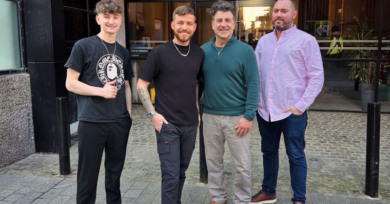 Tweet card summary image