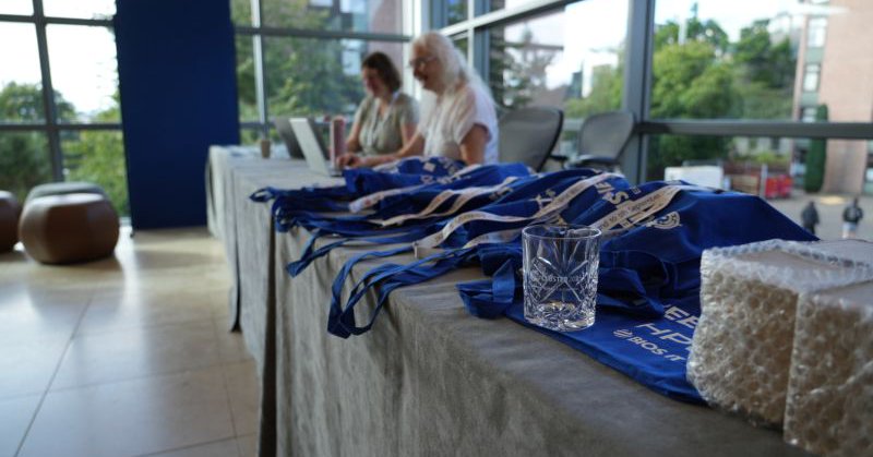 Tweet card summary image