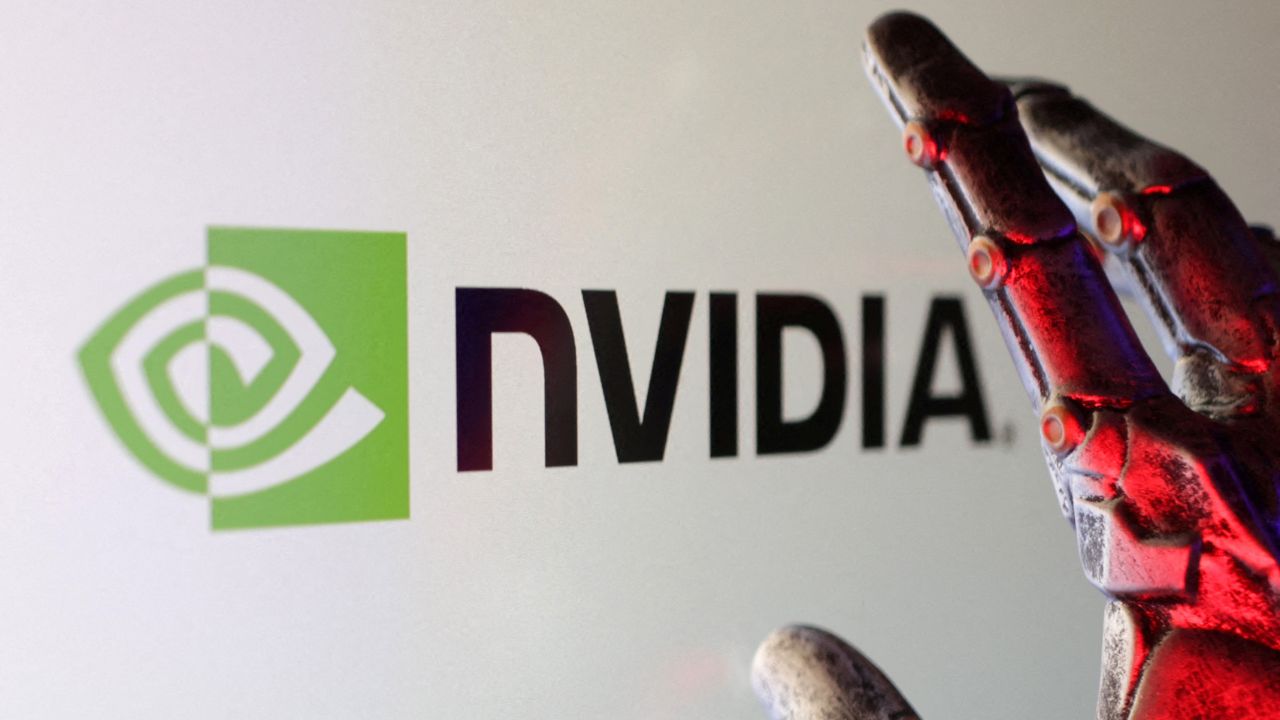 EmbeddedTechExp's tweet card. China is intensifying its push to challenge Nvidia’s dominance in AI chips, showing remarkable progress yet still being “nanoseconds behind” the US.