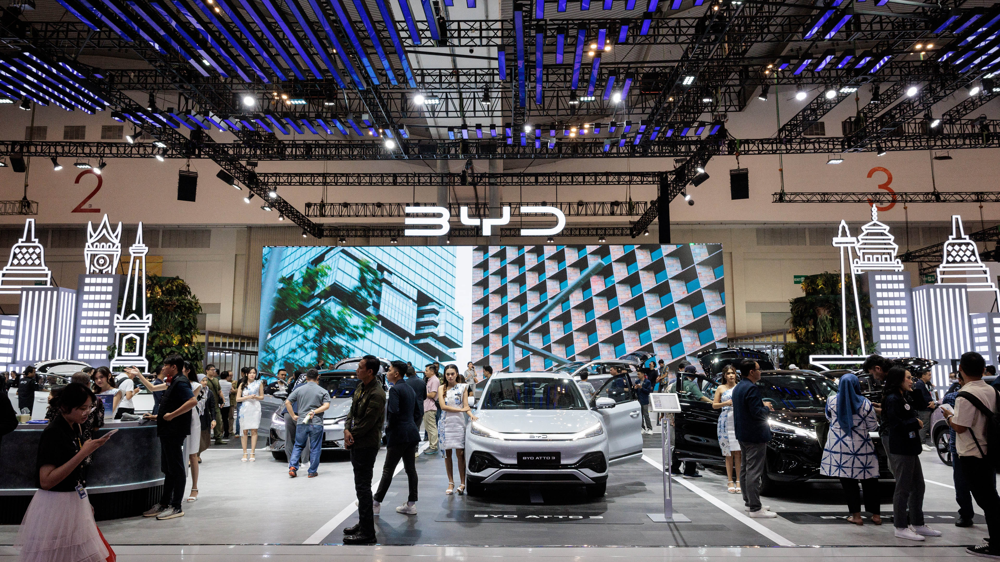 CSISEST's tweet card. The electric vehicle market and industry offers some key insights into how emerging markets can pursue economic and climate goals and for understanding China’s role as a provider of new technologies...