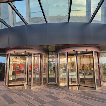 Tweet card summary image