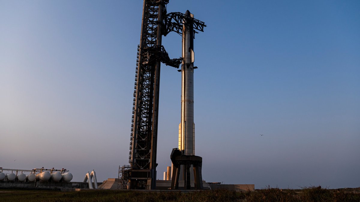 Elon Musk’s SpaceX Valued at $800 Billion, as It Prepares to Go Public