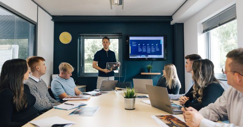 Tweet card summary image