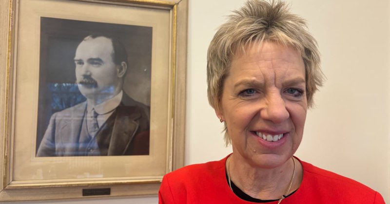 Tweet card summary image