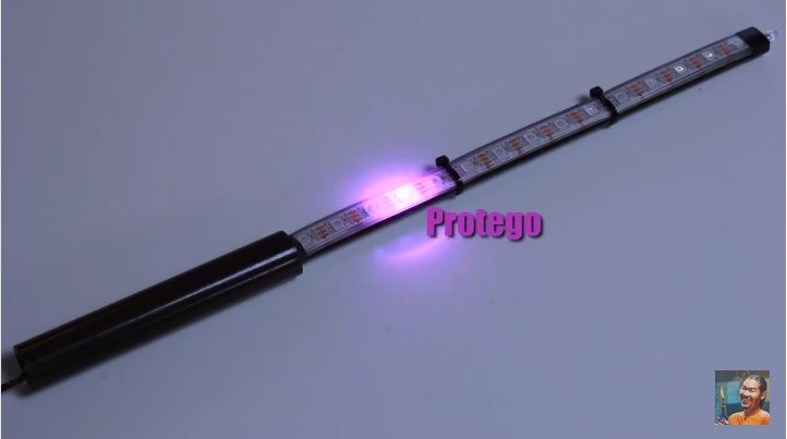 Raspberry_Pi3's tweet card. Un duelo de magos makers con esta varita a lo Harry Potter controlada con Arduino y Raspberry Pi, el duelo de magos más real