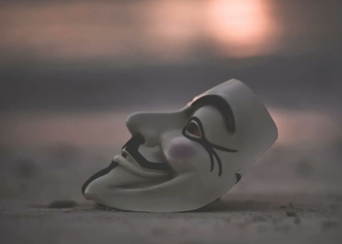 HashExOfficial's tweet card. Multiple DeFi Protocols were compromised after unknown attacker/s managed to exploit a vulnerability in the world’s biggest domain registrar Godaddy. There