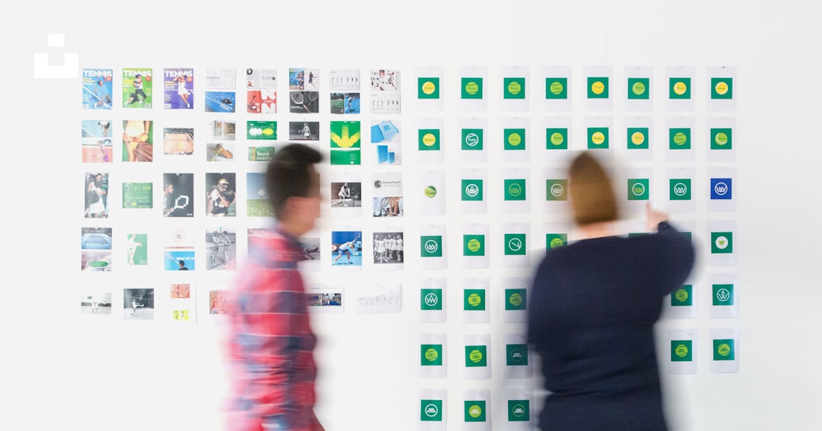 vba_assets's tweet card. Post it sticky notes editorial ideas board – Brands&Peopleが撮影したこの写真をUnsplashでダウンロードする