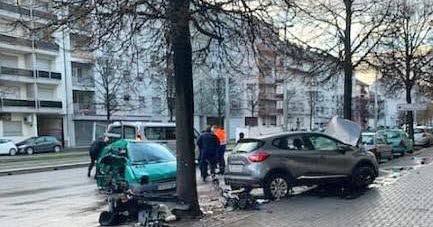 Tweet card summary image