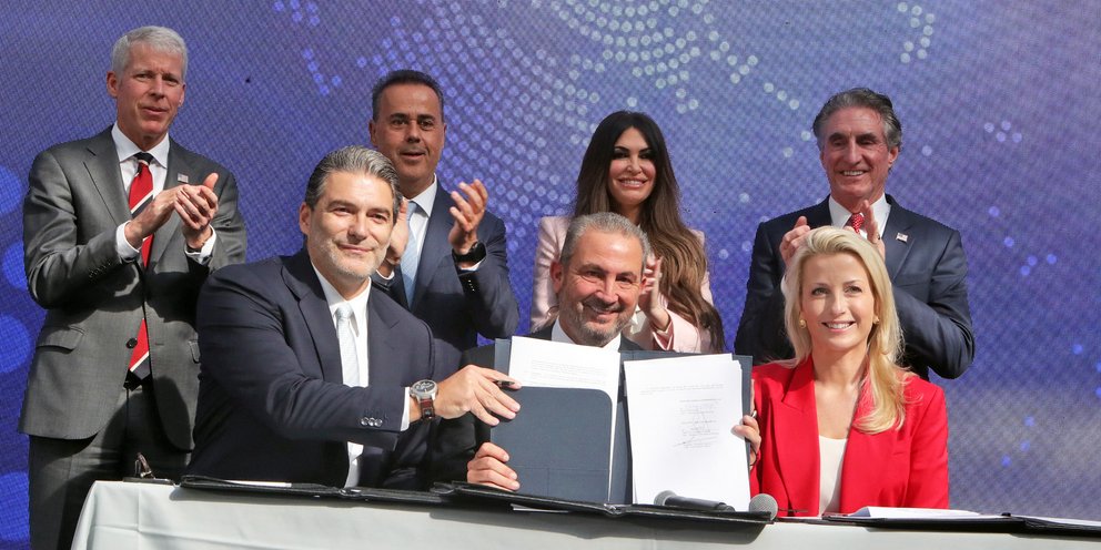 Techdata66's tweet card. Σε μια ιστορική συμφωνία προχώρησε η Atlantic-See LNG Trade (ΑΚTOR-ΔΕΠΑ) για την προμήθεια αμερικανικού LNG από τη Venture Global αλλά και τη διανομή του στην Ανατολική Ευρώπη.