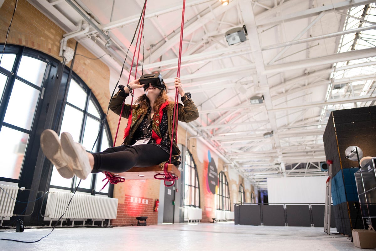 startcodingde's tweet card. Nach den ganzen spannenden Menschen, Vorträgen und Gesprächen des 1. Tages machen wir uns auf den Weg zum 2. Tag der re:publicaTen…