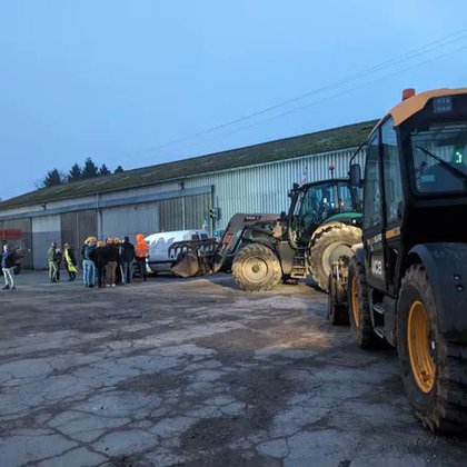 Tweet card summary image