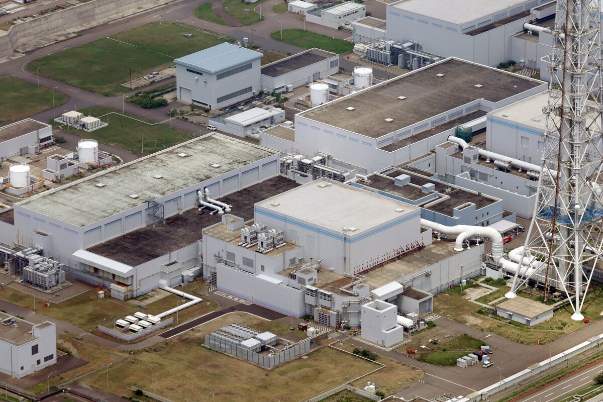 niigata_nippo's tweet card. 　東京電力が検討する柏崎刈羽原発１号機の廃炉が実施された場合、費用の一部が新潟県の県民の電気料金に負担として上乗せされる可能性があることが１３日、分かった。１号機は柏崎刈羽原発７基の中で唯一、東電と東…