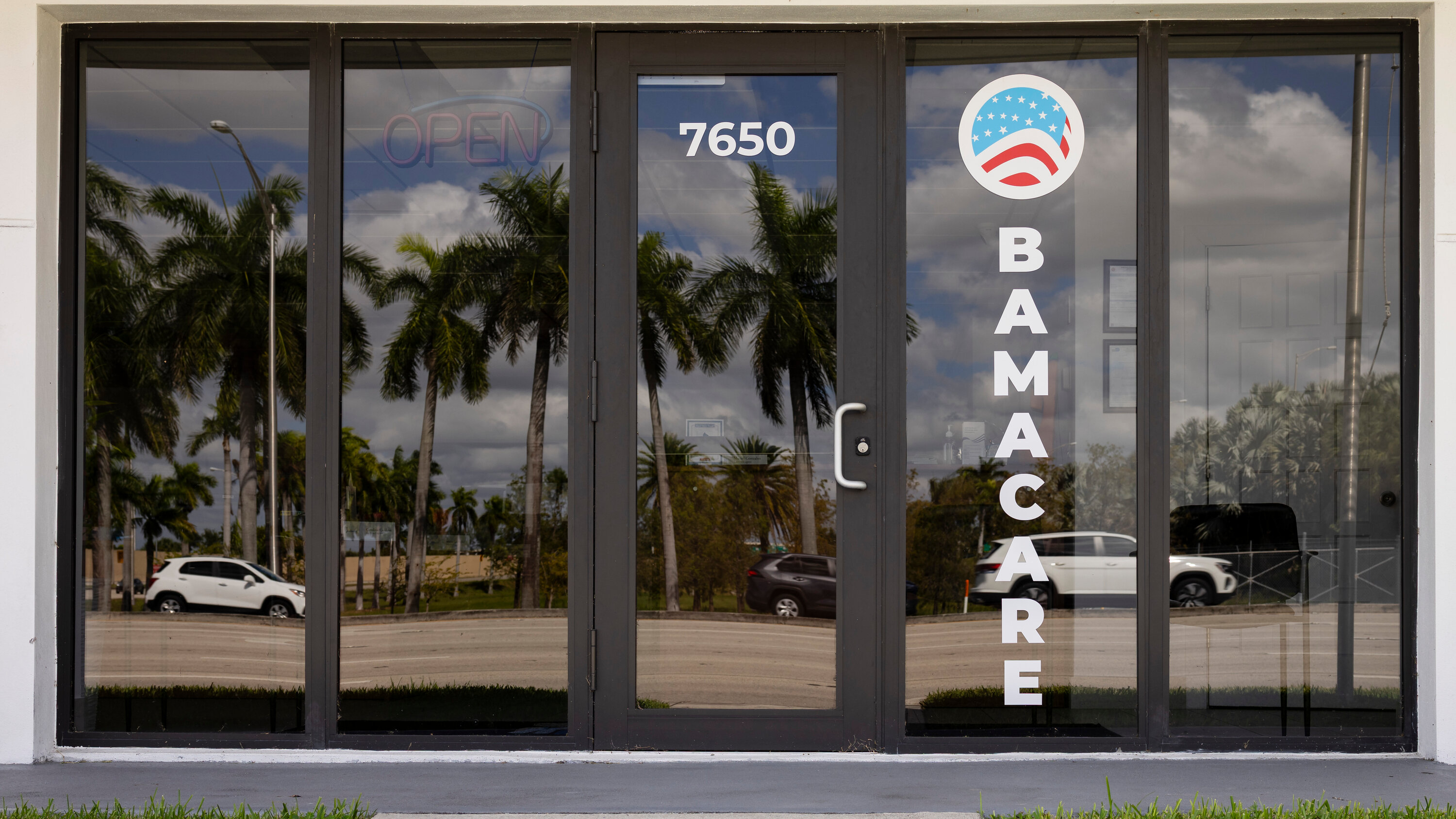 CoderDoctorFree's tweet card. South Florida will feel some of the most intense reverberations if Congress allows the extra insurance subsidies it approved during the pandemic to expire.