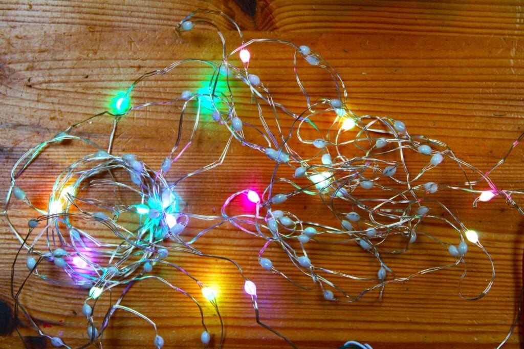 Raspberry_Pi's tweet card. Learn how to balance brightness, colour, and movement to achieve the perfect pattern for your Christmas lights.