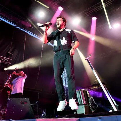 Tweet card summary image