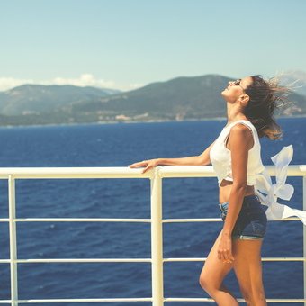 Tweet card summary image