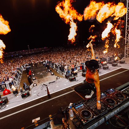 Tweet card summary image