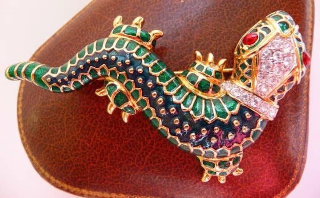 serendipitytrea's tweet card. This Brooches item by cherrylippedroses has 6 favorites from Etsy shoppers. Ships from Shelbyville, TN. Listed on Dec 8, 2025