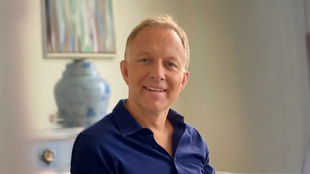 techday_uk's tweet card. A quarter of organisations spend over USD $500,000 annually fixing software licence issues amid rising Oracle Java audits and hybrid IT complexity.