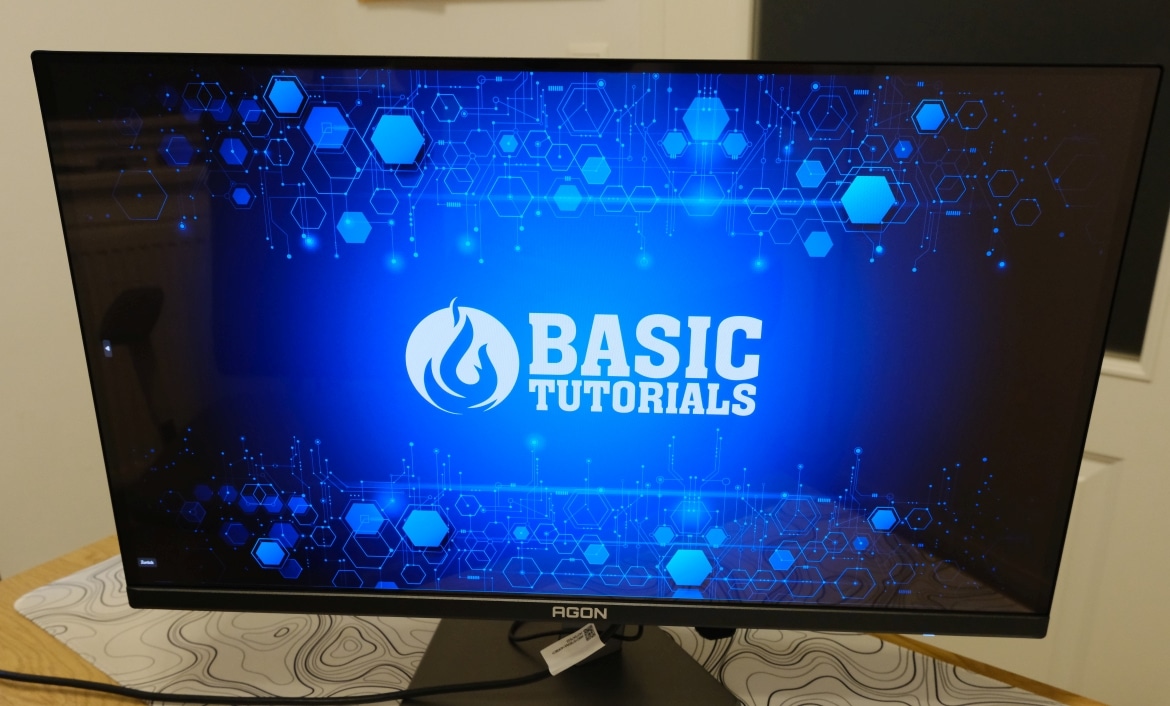 BasicTutorial's tweet card. Der AOC Agon PRO AG276QZD2 begeistert im Test mit exzellenter Bildqualität, akkuraten Farben und einer hohen Bildwiederholrate von 240 Hz.