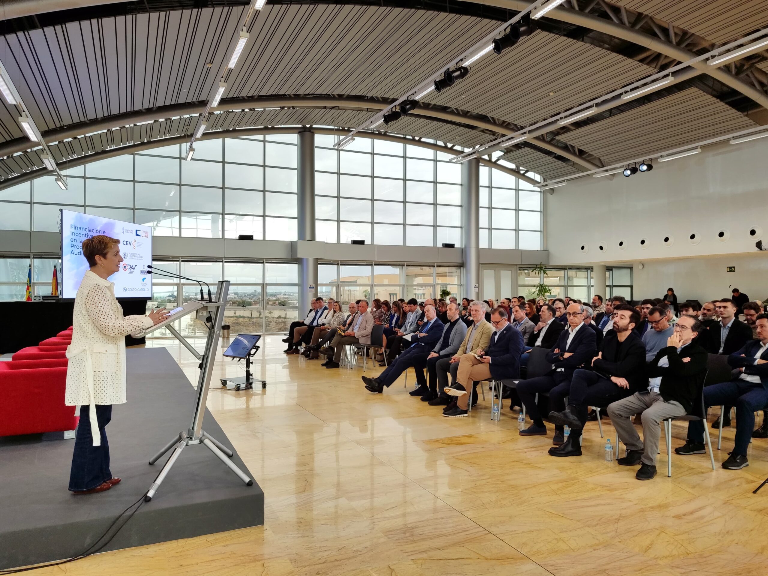 Audiovisual451's tweet card. jornada profesional “Financiación e Incentivos Fiscales en la Producción Audiovisual”, organizada por Grupo Carrillo y Ciudad de la Luz