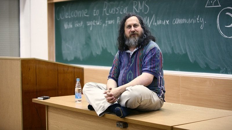 bashshell's tweet card. Journalists to stop the persecution of Stallman and apologize publicly