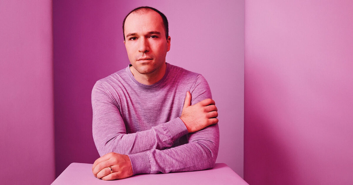 AI_problem's tweet card. 「たった2週間で、それまでの2年分以上の進歩」を達成したOpenAIは、膨大なデータによる大規模言語モデルへと舵を切る。そこで直面したのが、資金とリソースの問題だった。いま世界で最も注目される企業の内実と足跡をたどるUS版カバーストーリー。