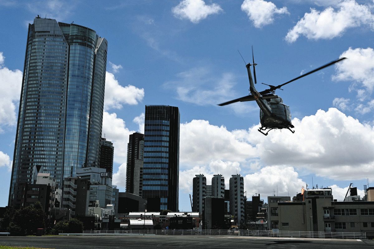 lethal_notion's tweet card. バリバリバリ…。7月17日午前11時過ぎ。犬を連れた人やランナーが行き交う東京都立青山公園（港区）の一角を突然、ごう音が包み、風圧で木...