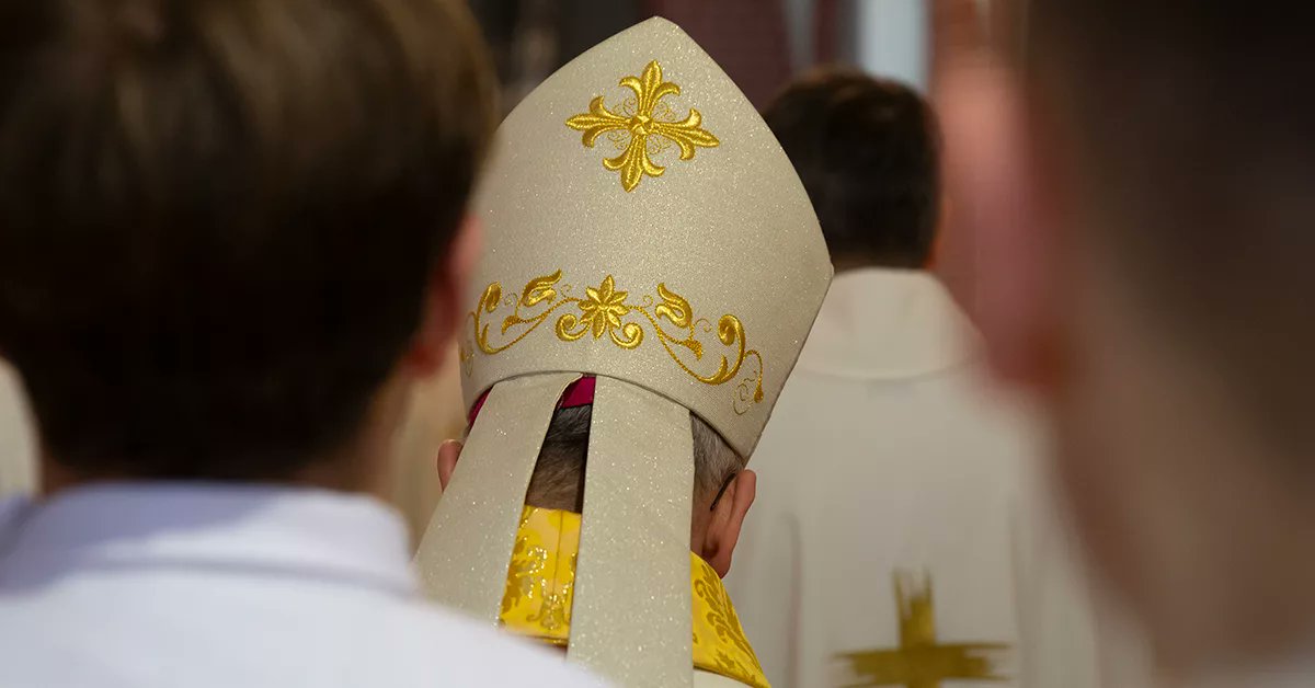 Humanists_UK's tweet card. MPs have rallied to support amendments to a government bill to remove the automatic right for 26 Church of England bishops to sit in the House of Lords. The amendments follow cross-party MPs calling...