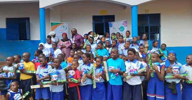 Tweet card summary image