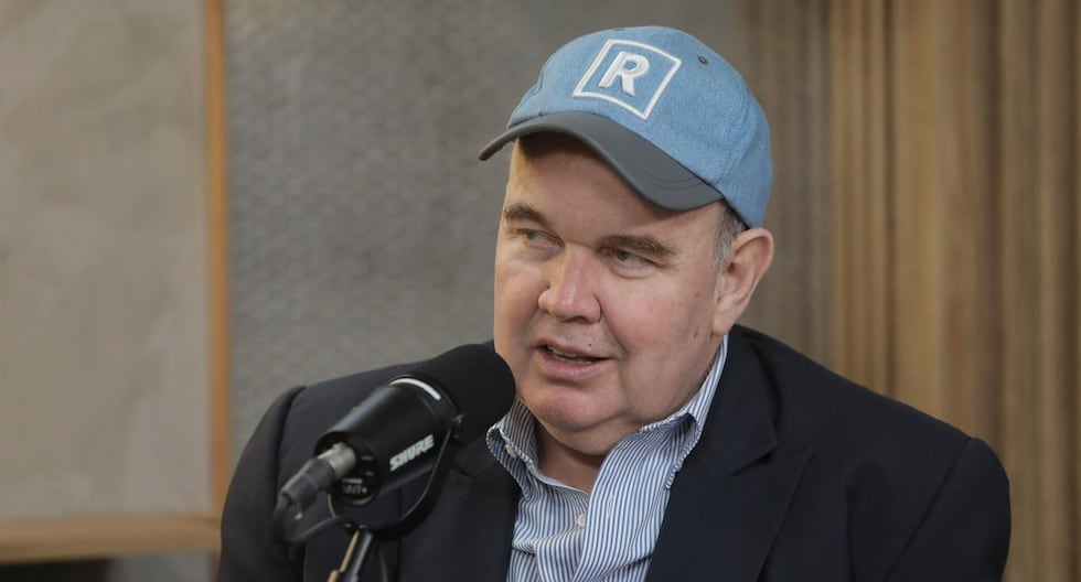 Politica_ECpe's tweet card. Al igual que en la Conferencia Anual de Ejecutivos (CADE), realizada en noviembre, el candidato presidencial de Renovación Popular, Rafael López Aliaga, dijo este martes estar “absolutamente en...