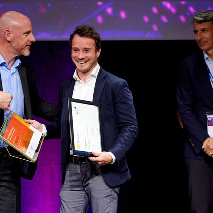 Tweet card summary image