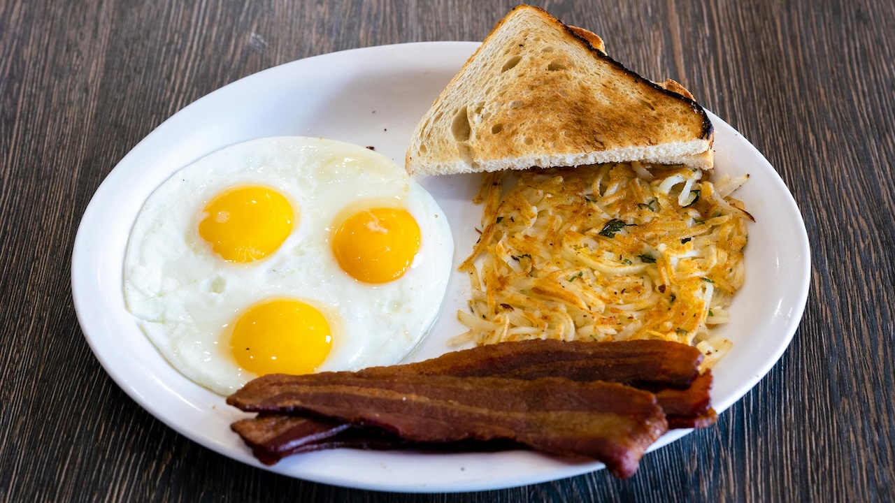 LoraineLawson's tweet card. Hashbrown is an open source framework that lets AI agents run in the browser, allowing developers to create generative UIs.