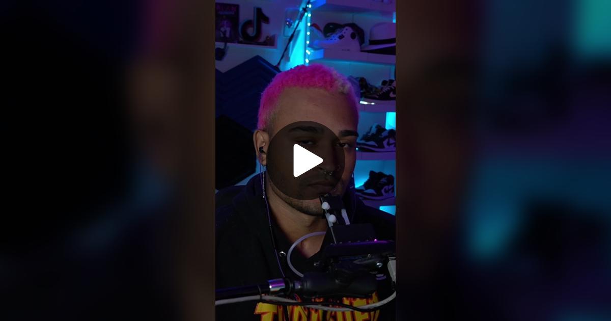 ceci_code's tweet card. 364.1K likes, 1813 comments. “Así juego al valorant con la boca”