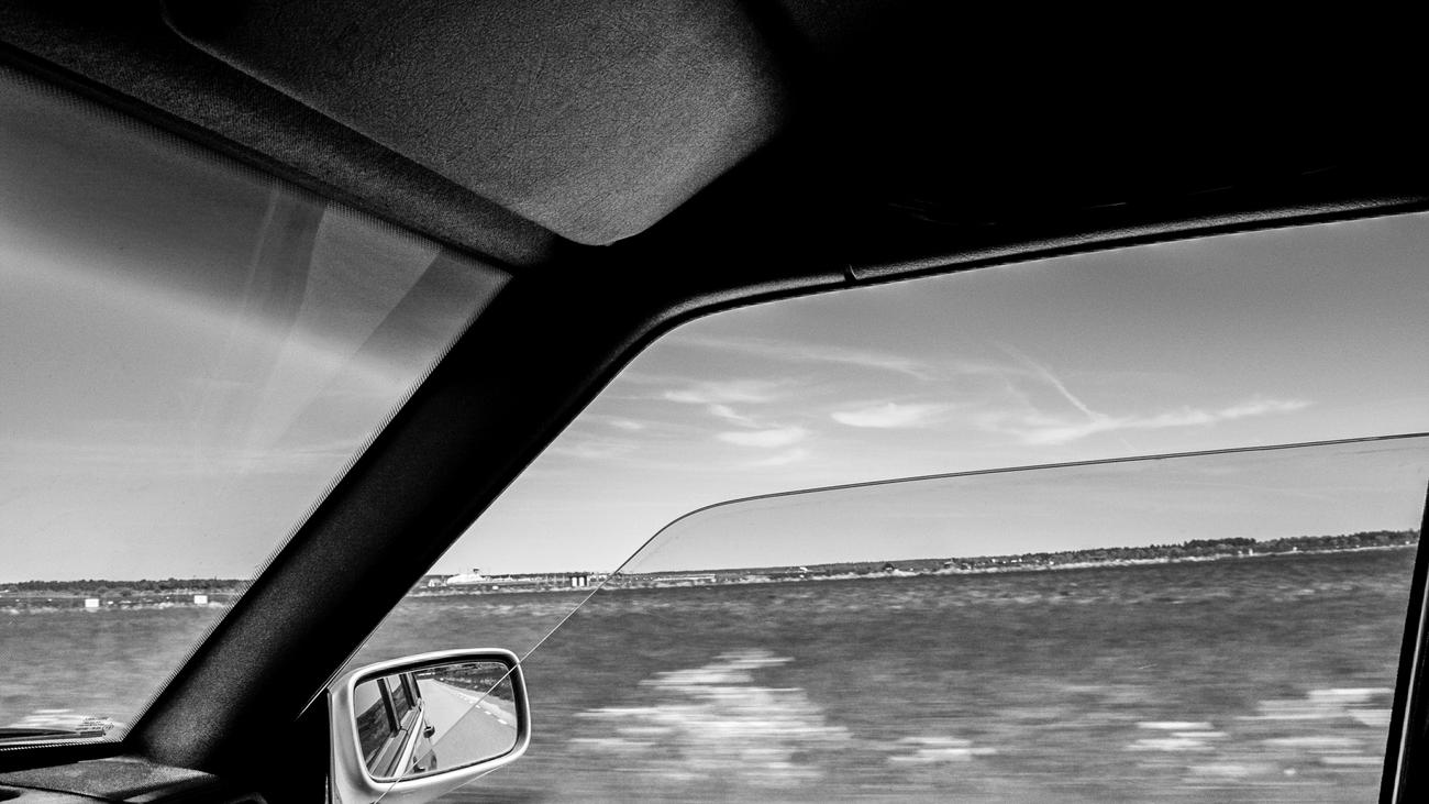 kaffeecoder's tweet card. Zoff um Verbrenner, Straßenbau, E-Fuels: Während die Ampel streitet, setzt die globale Konkurrenz voll auf E-Mobilität. Wie Deutschland die Mobilitätswende verschläft.