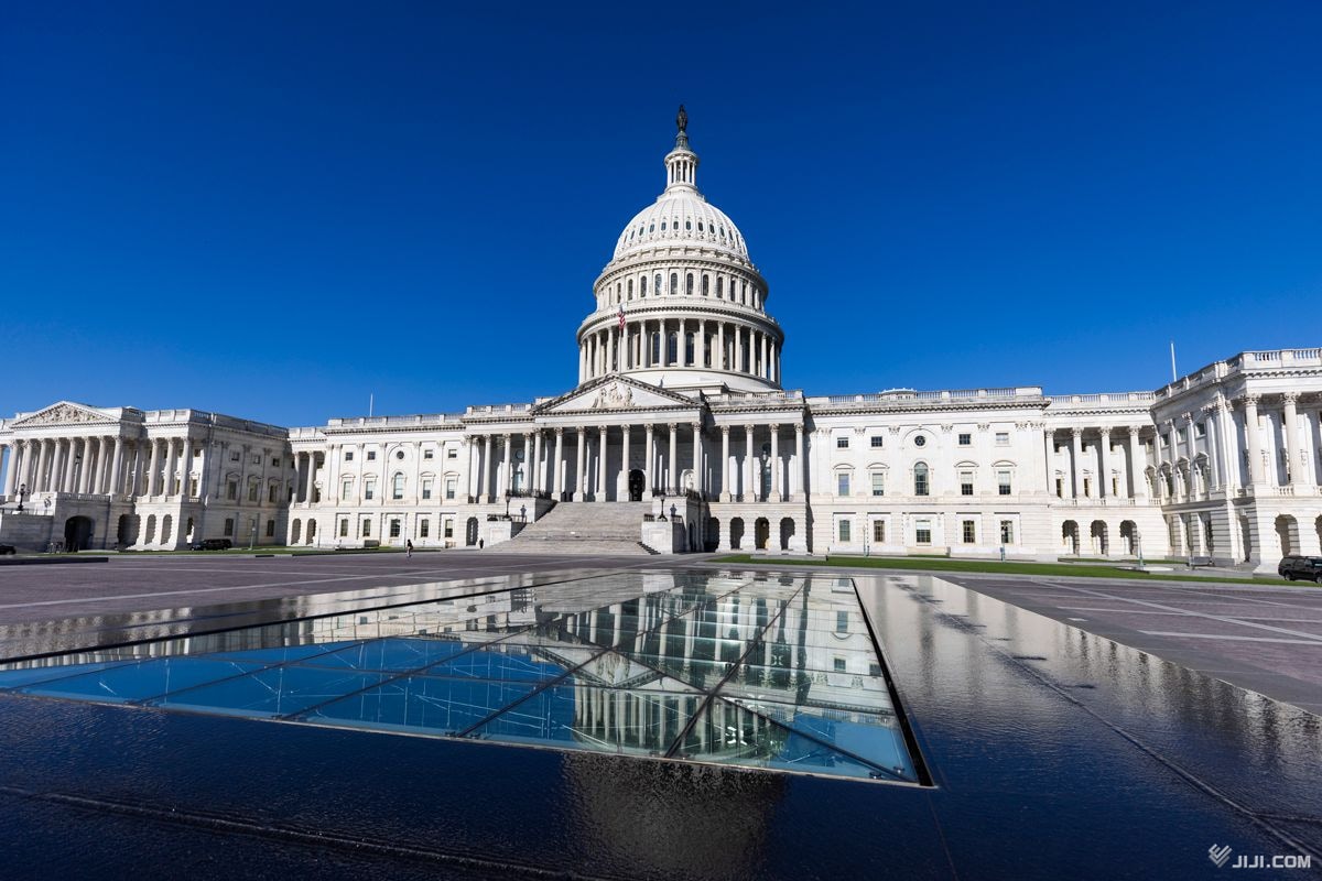 jijicom's tweet card. 【ワシントン時事】米上院の与野党議員は１７日、台湾有事を巡る高市早苗首相の答弁を受けた日中対立に関し、中国による経済・軍事的圧力を非難する一方、日本への支持を表明する決議案を提出した。