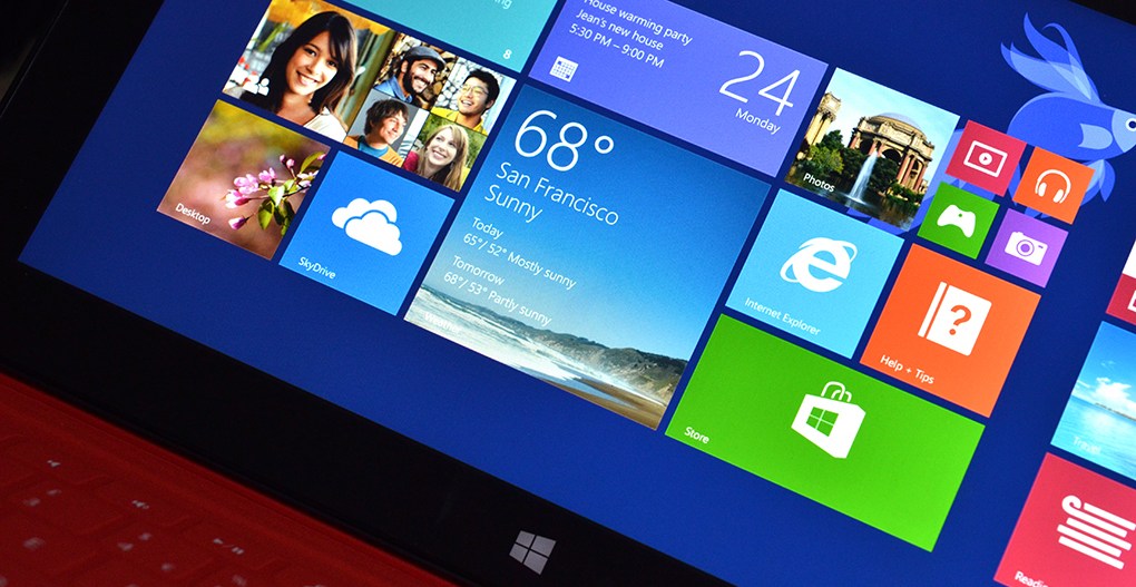 runwwww's tweet card. The Start button returns with new Snap Views, improved apps, and more
