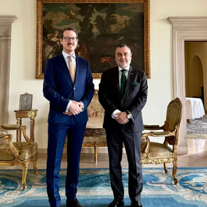 Tweet card summary image