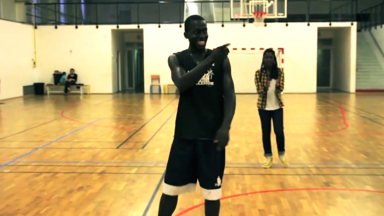 DjangoGirlsBdx's tweet card. Académie YOUNUS - La Bande Annonce (2012)